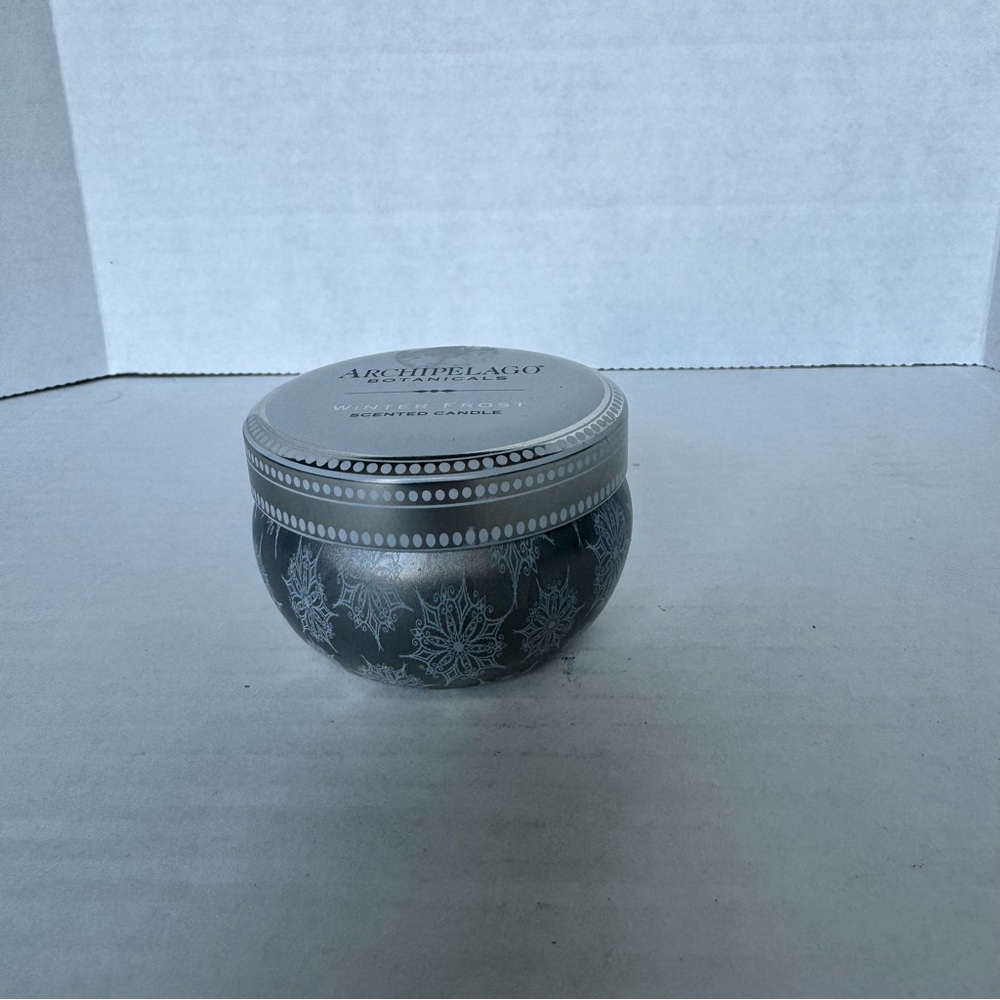 New Archipelago Botanicals Winter Frost Candle 2.2oz Holiday Evergreen Birch - Picture 2 of 5